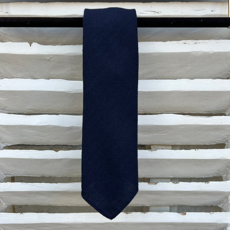 Cravate bleu marine chevrons cachemire 103