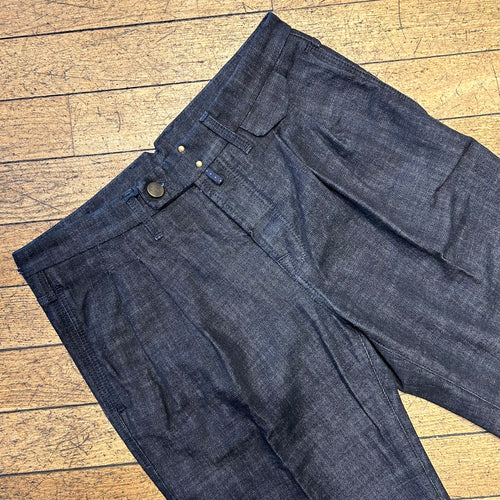 Jeans bleu brut coupe carotte 3