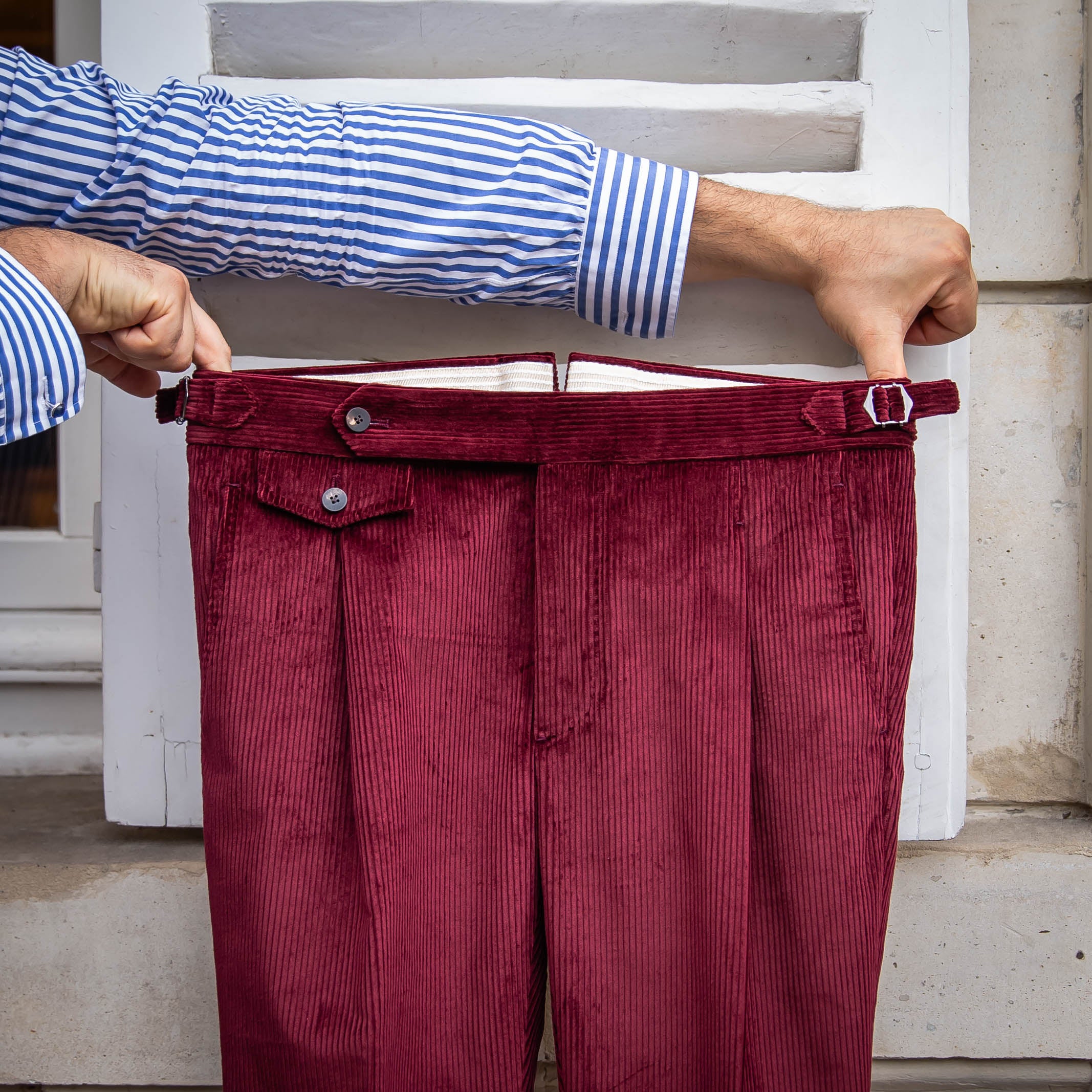 Pantalon napolitain en velours côtelé rouge - Main Image