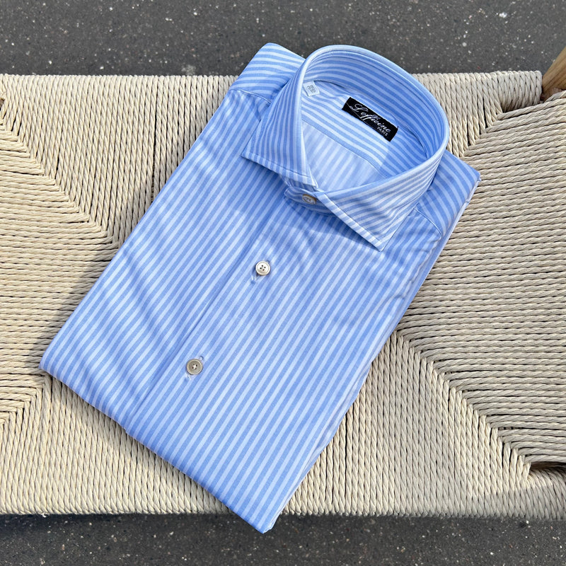 Chemise blanches à rayures bleu clair « easy wear »