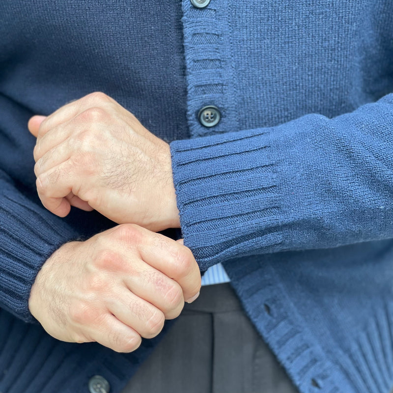 Cardigan bi-couleurs laine et cachemire bleu marine et bleu jean