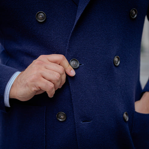 Veste en maille croisée bleu marine laine et cachemire