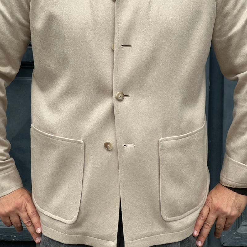 Veste col officier beige clair en cachemire