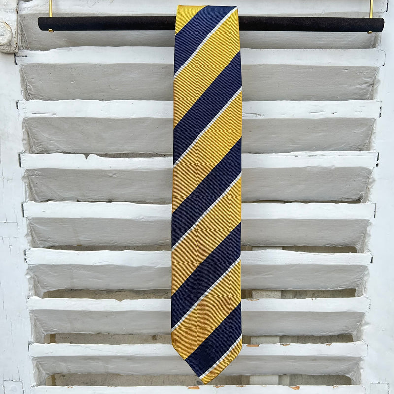 Cravate club jaune, bleu marine et blanche 29