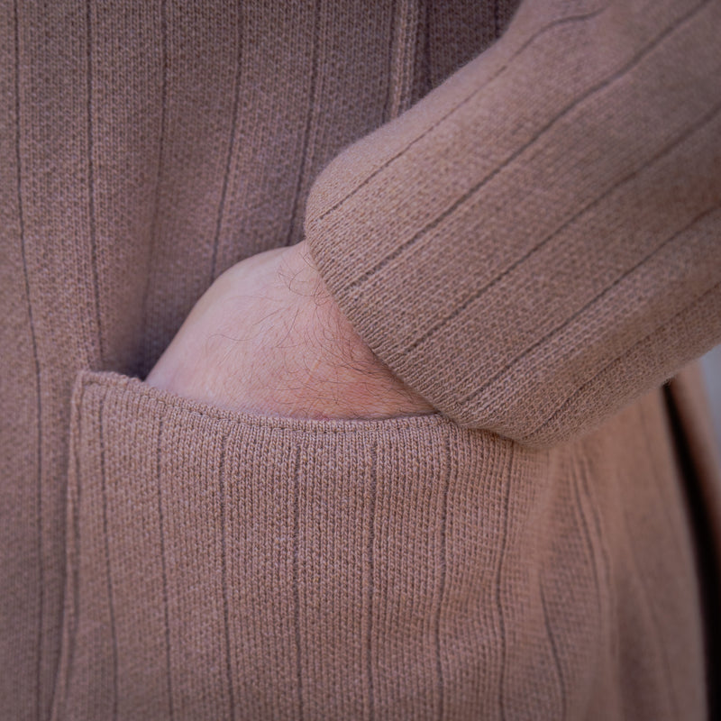 Veste en maille de laine et cachemire côtelée camel