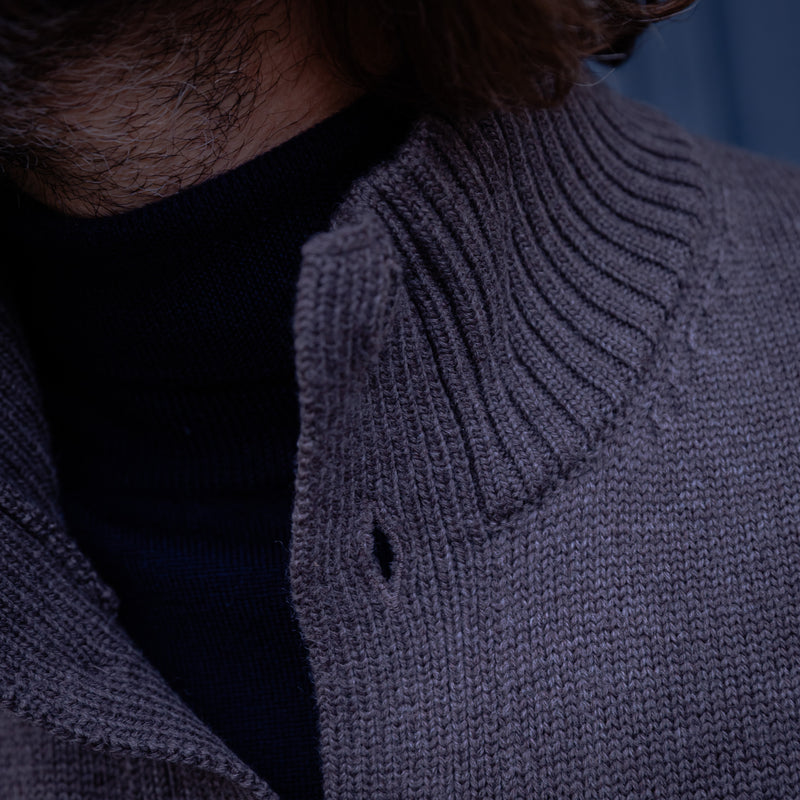 Gilet taupe en laine vierge