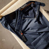 Pantalon « chino » coton et soie stretch bleu marine