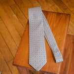Cravate vert pastel motif médaillon